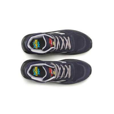 La scarpa U-Power Moving è una scarpa antinfortunistica alta, leggera e comoda, con tomaia in morbida pelle scamosciata forata.